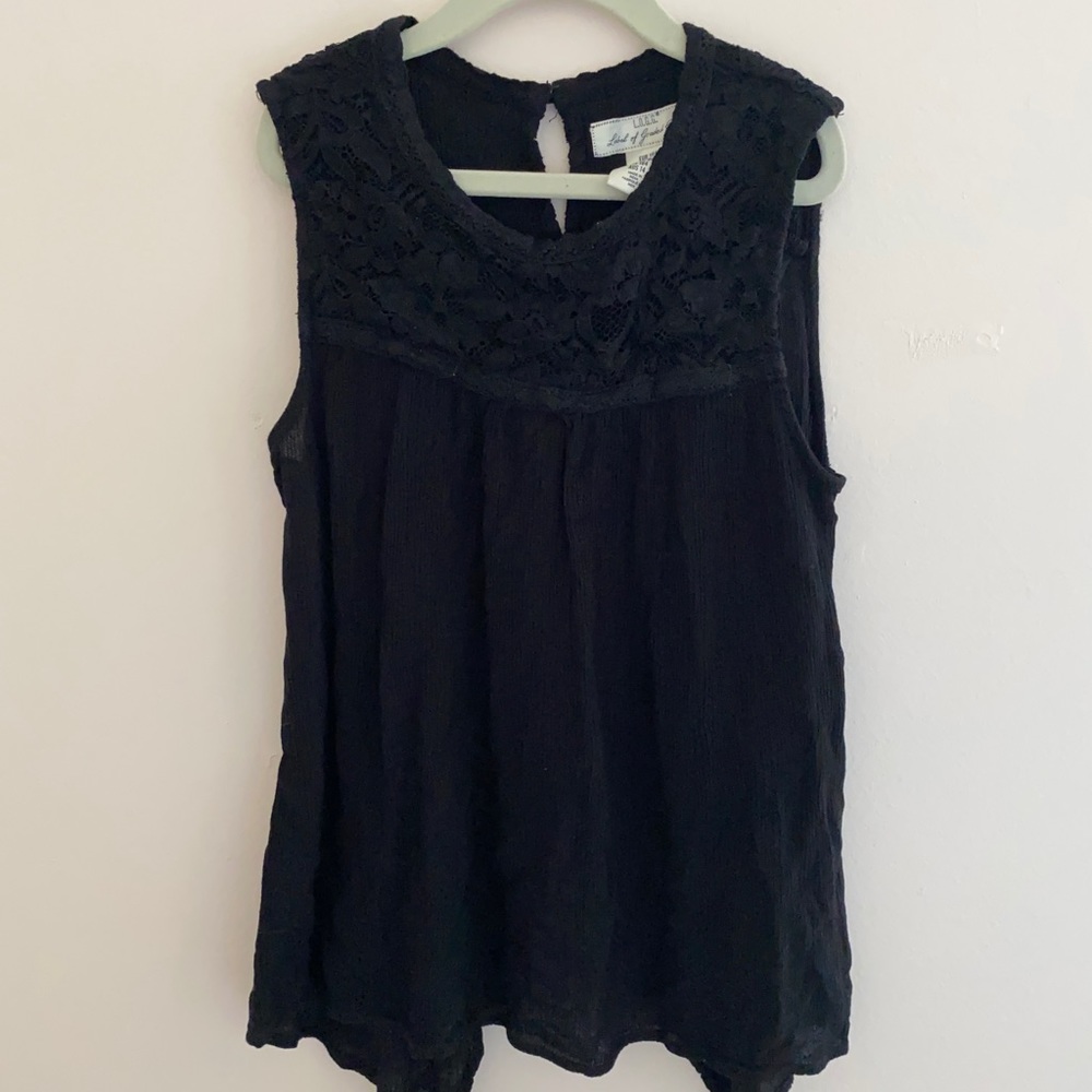 black lacey tank top